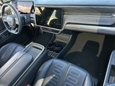 2023 Rivian R1S Adventure