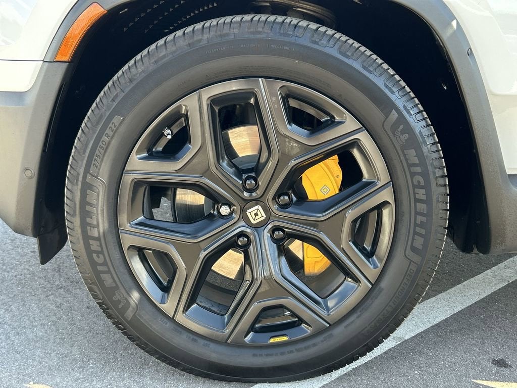 2023 Rivian R1S Adventure