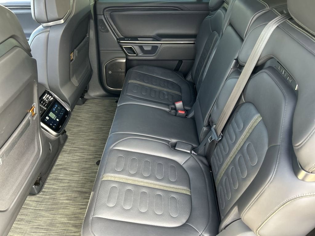 2023 RIVIAN R1S Adventure