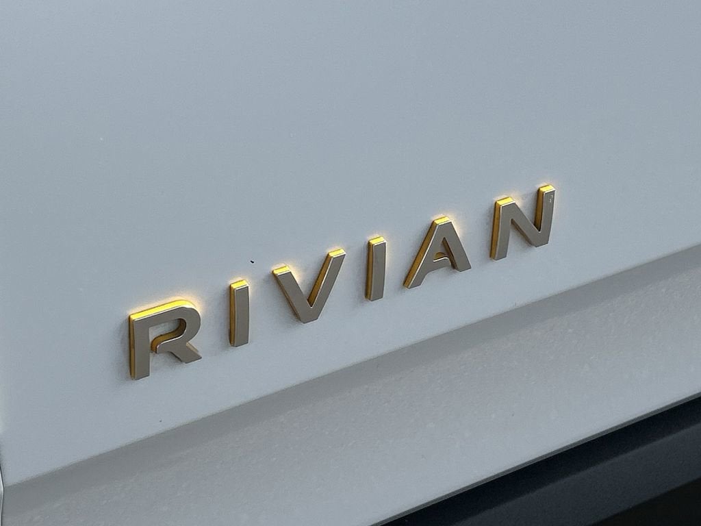 2023 RIVIAN R1S Adventure