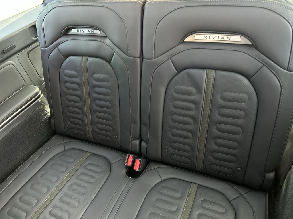 2023 RIVIAN R1S Adventure