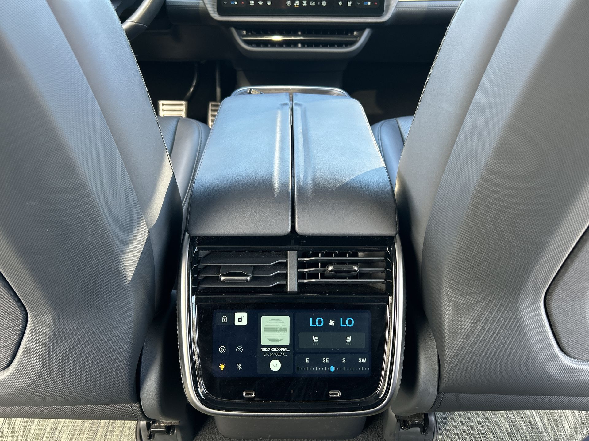 2023 RIVIAN R1S Adventure