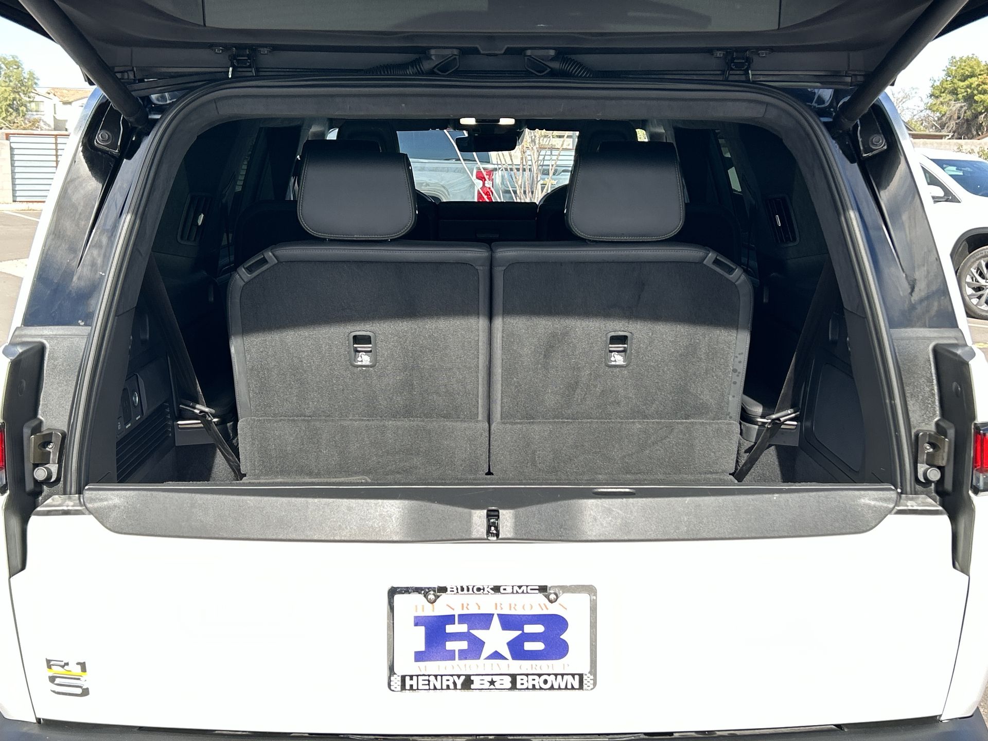 2023 RIVIAN R1S Adventure