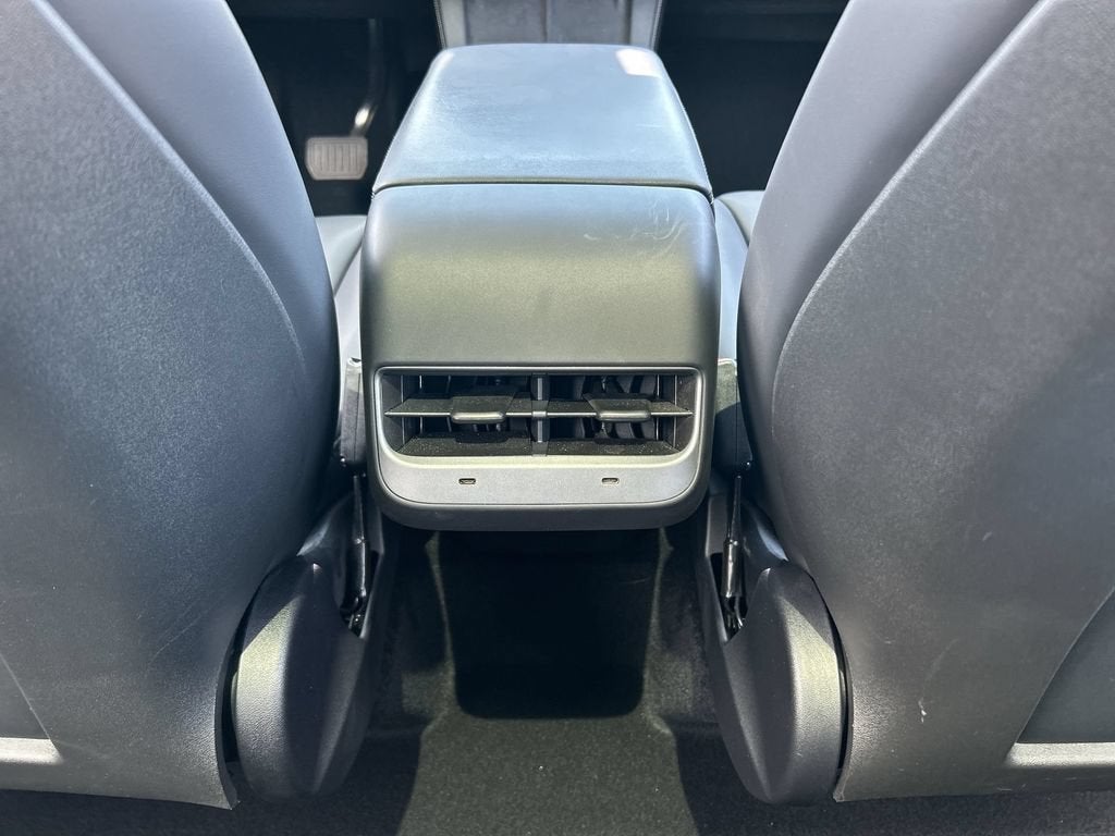 2025 Tesla Model Y Long Range