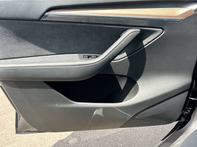 2025 Tesla Model Y Long Range
