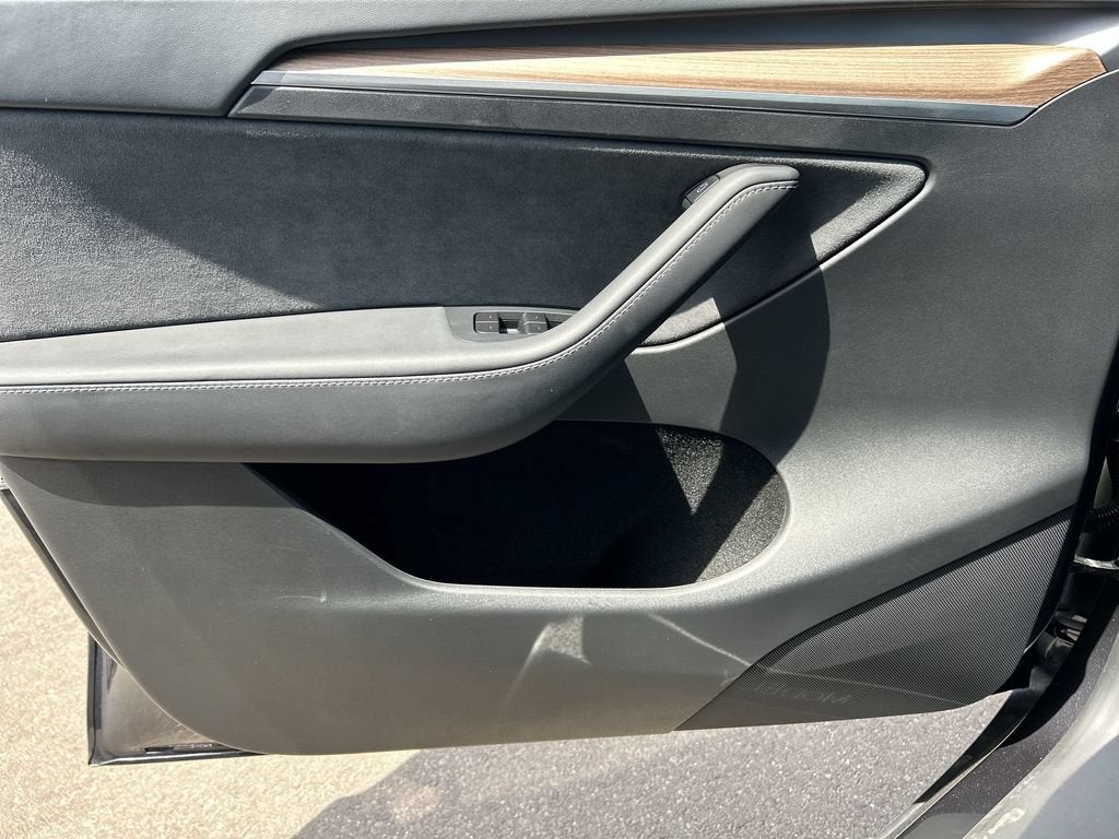 2025 Tesla Model Y Long Range
