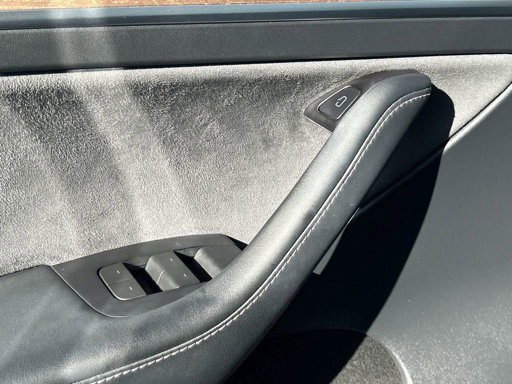 2023 Tesla Model Y RWD