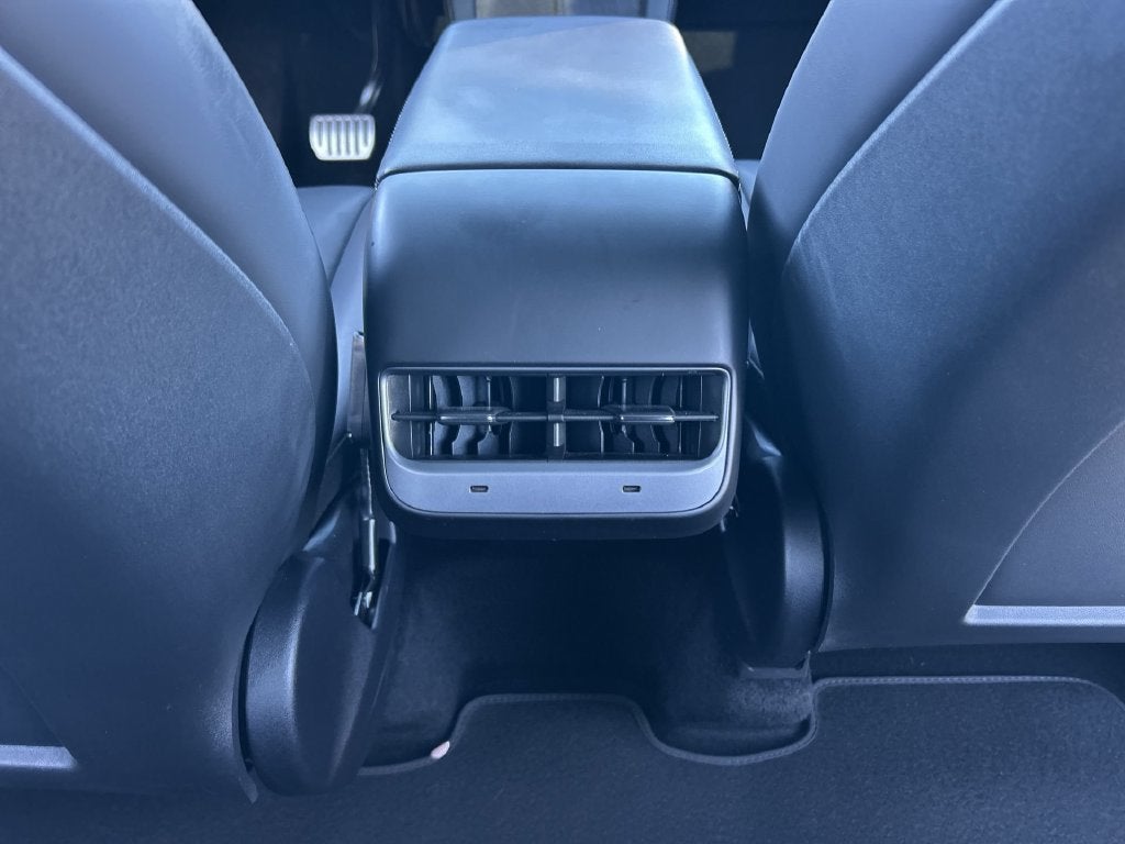 2024 Tesla Model Y Performance