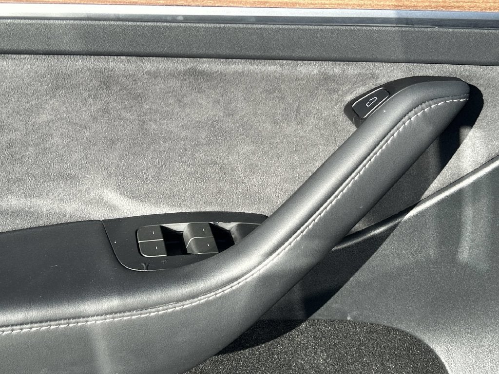 2024 Tesla Model Y Performance