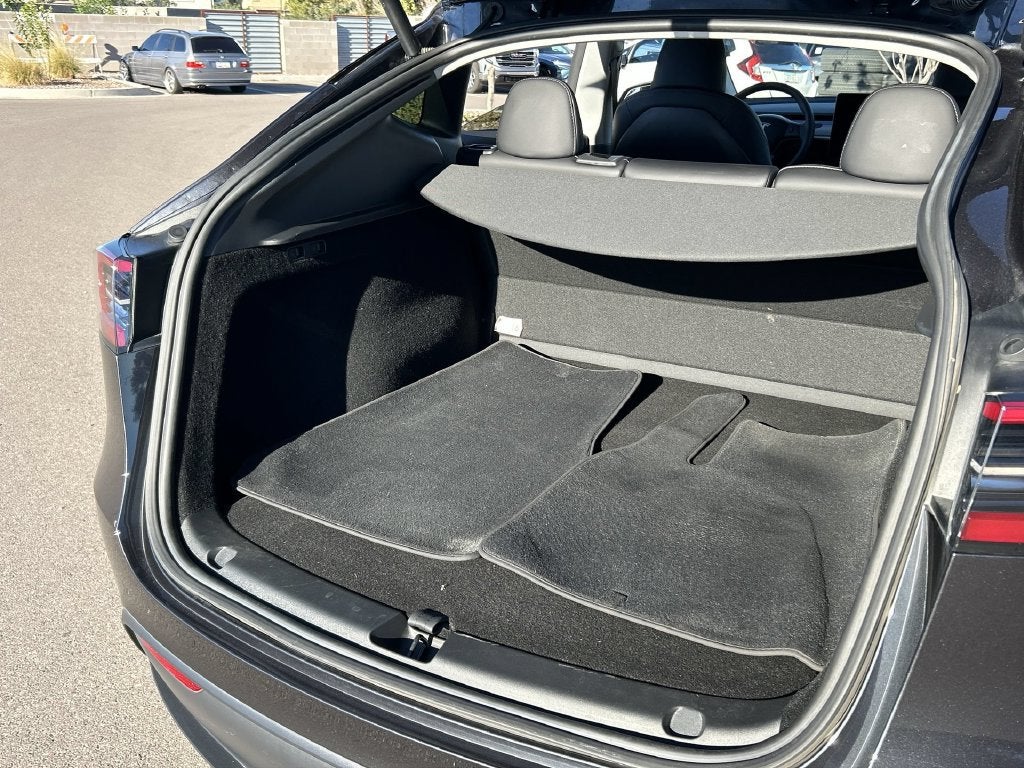 2024 Tesla Model Y Performance