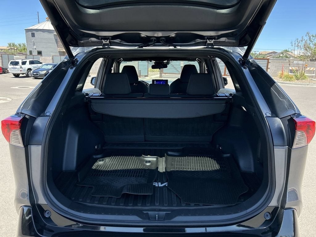 2023 Toyota RAV4 Hybrid SE
