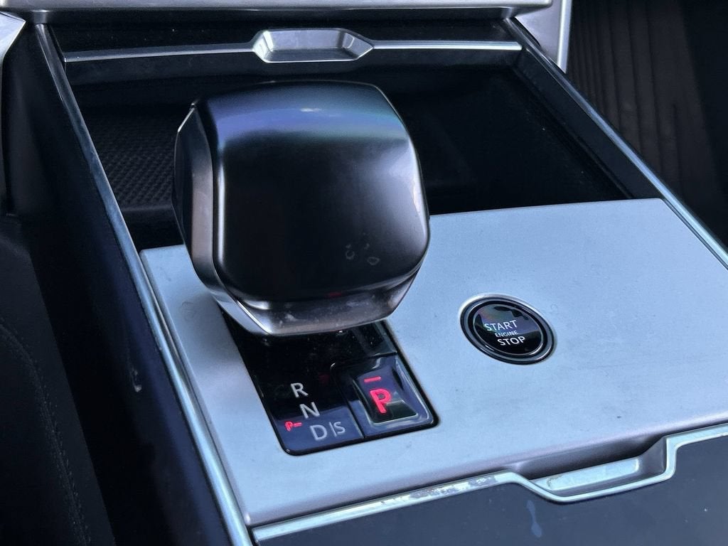 2024 Land Rover Range Rover P615 SV
