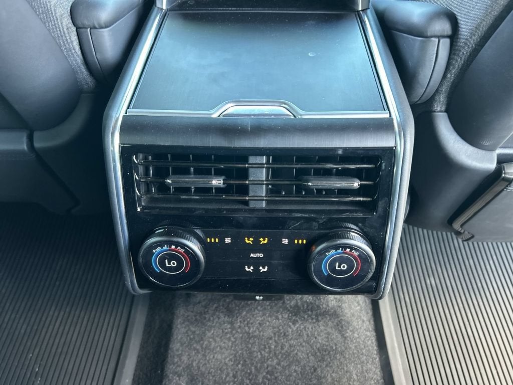 2024 Land Rover Range Rover P615 SV