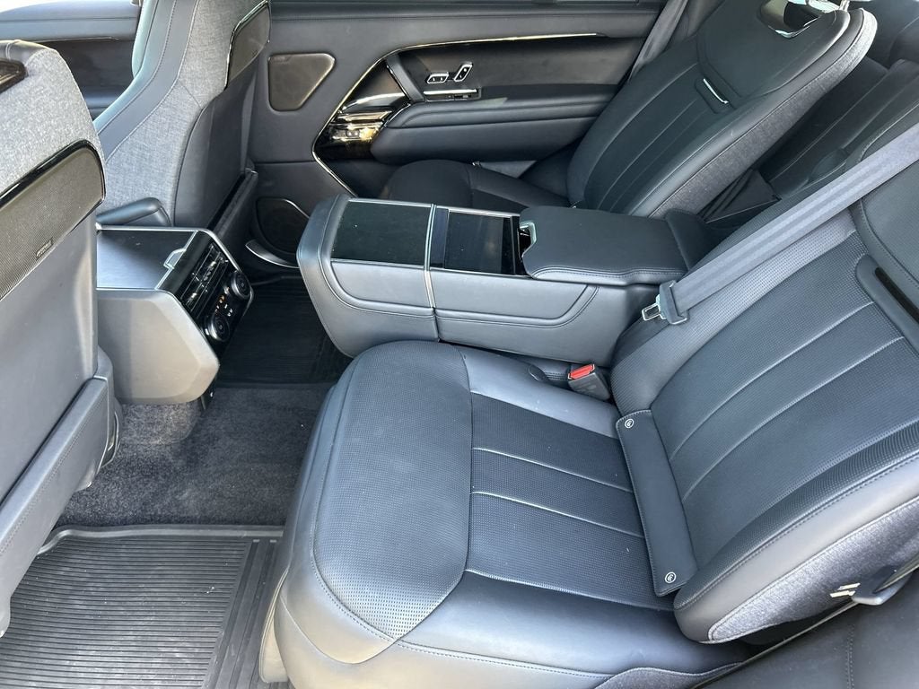 2024 Land Rover Range Rover P615 SV