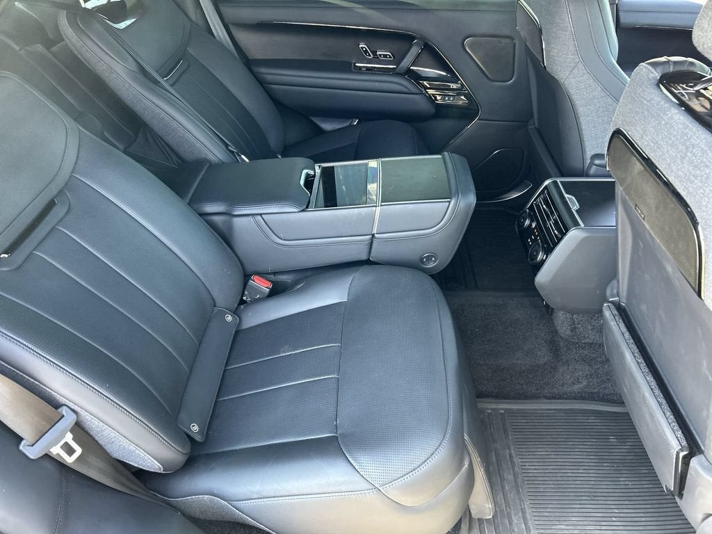 2024 Land Rover Range Rover P615 SV