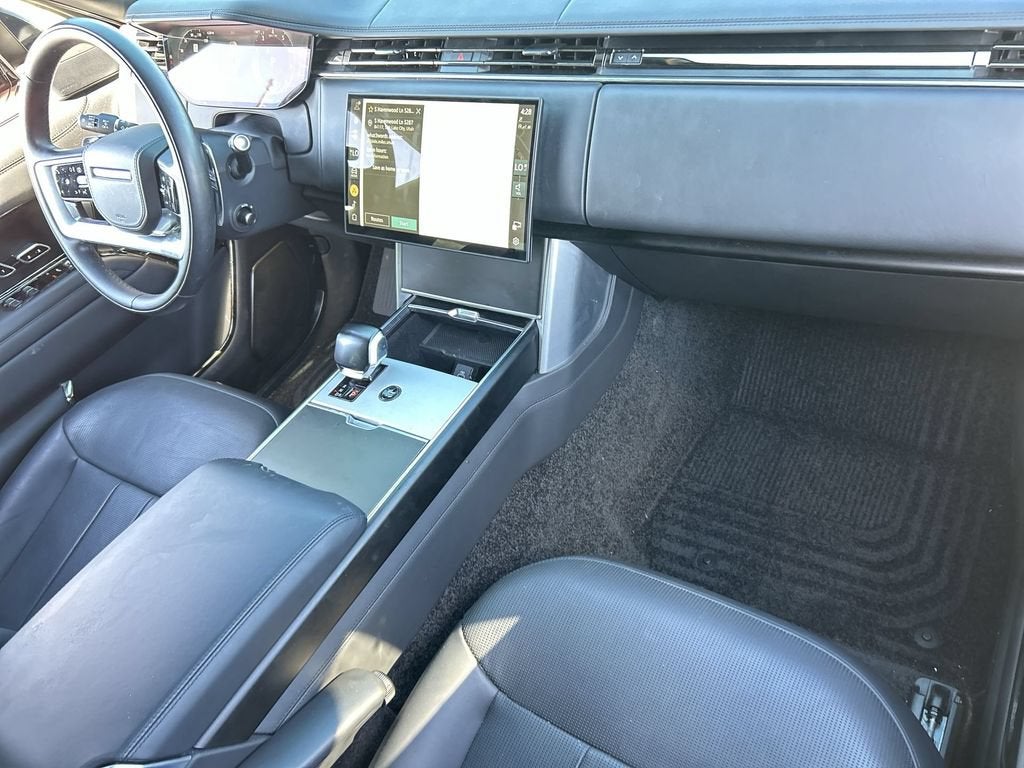 2024 Land Rover Range Rover P615 SV