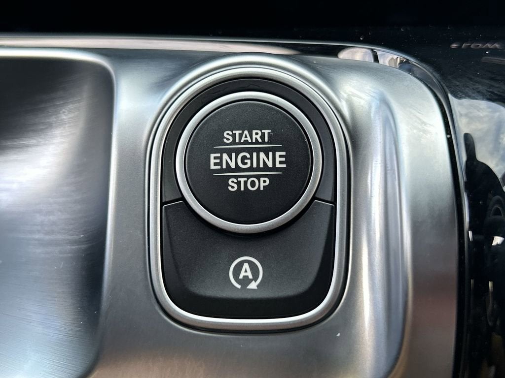 2025 Mercedes-Benz GLB 250 4MATIC®