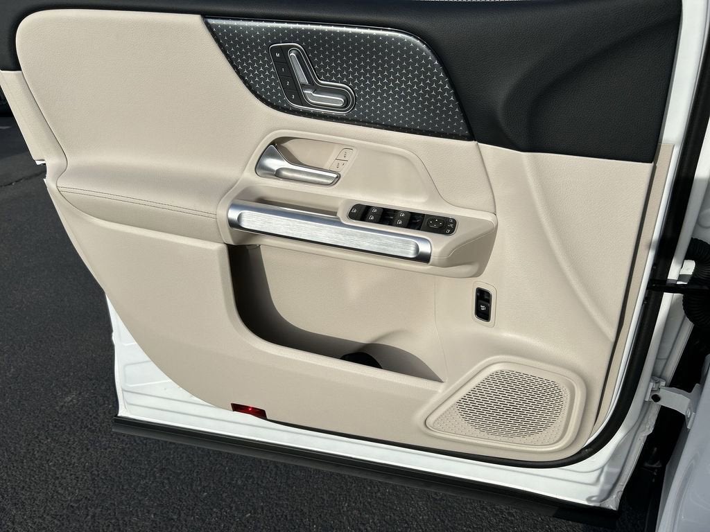 2025 Mercedes-Benz GLB 250 4MATIC®