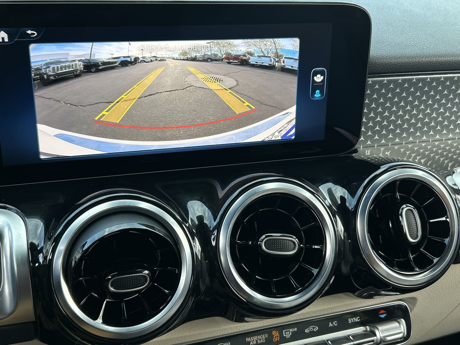 2025 Mercedes-Benz GLB 250 4MATIC®