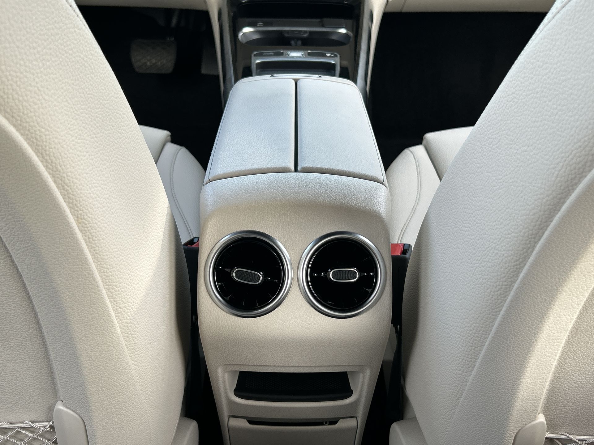 2025 Mercedes-Benz GLB 250 4MATIC®