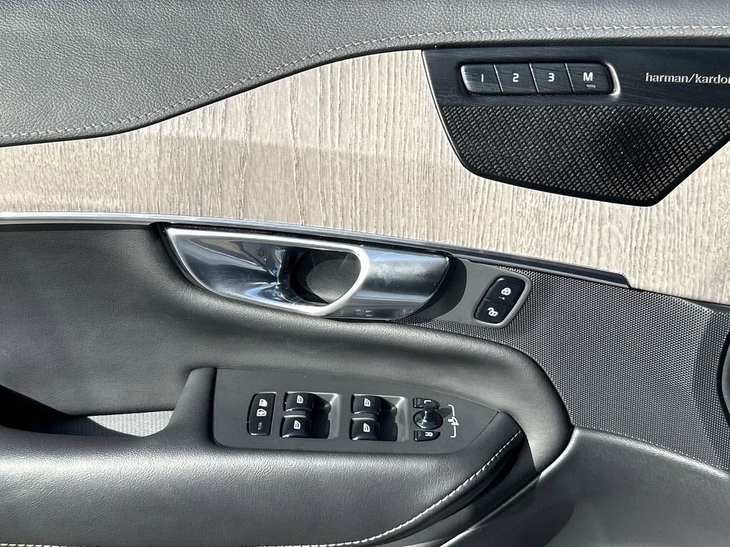 2023 Volvo XC90 B6 Ultimate 7-Seater