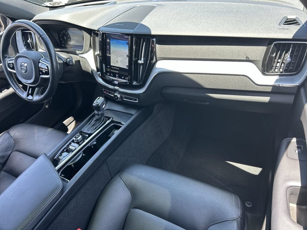 2020 Volvo XC60 T5 Momentum